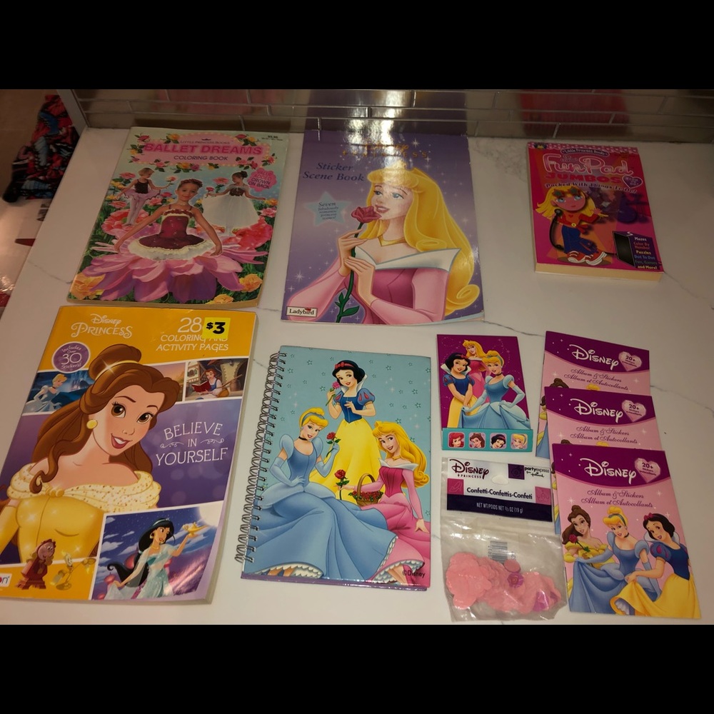 Love princesses?Fun coloring, activity & stickers